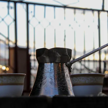 Appartamento Nanas House - Entire Old House With Private Yard *