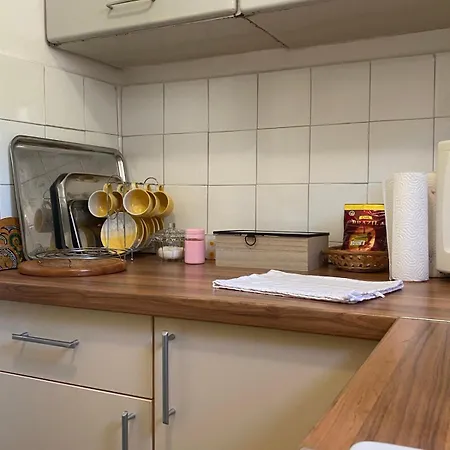 Lägenhet Nanas House - Entire Old House With Private Yard *