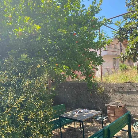 Lägenhet Nanas House - Entire Old House With Private Yard *