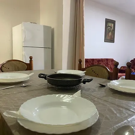 Nanas House - Entire Old House With Private Yard Lägenhet