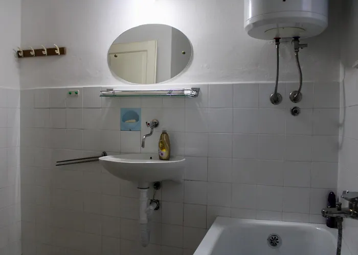 Nanas House - Entire Old House With Private Yard Appartamento