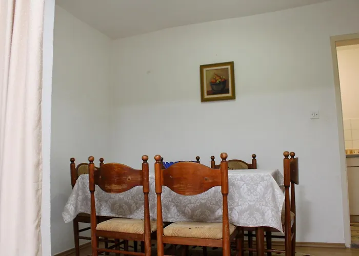 Nanas House - Entire Old House With Private Yard Appartamento