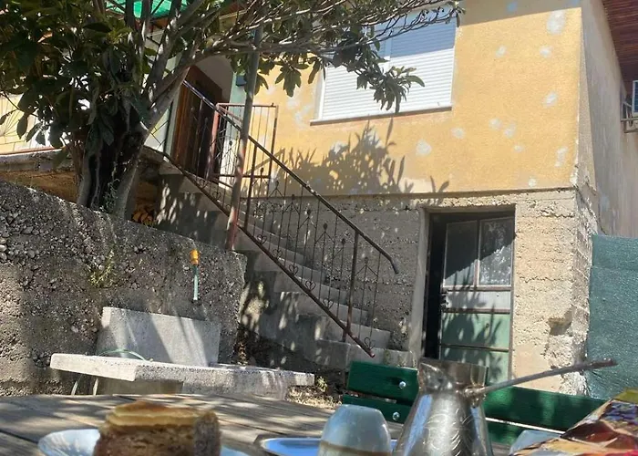 Nanas House - Entire Old House With Private Yard Appartamento Mostar